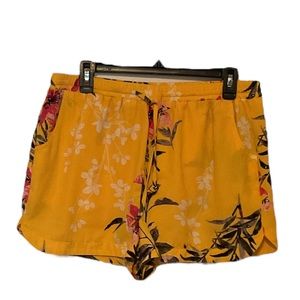 Floral shorts with pockets